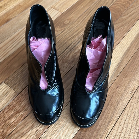 Chloe platform wedge cut out bootie size 39/9 - Picture 4 of 9